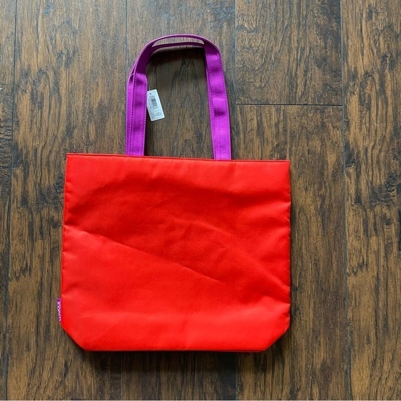 Clinique Tote and Kiss Makeup Bag - Picture 3 of 7